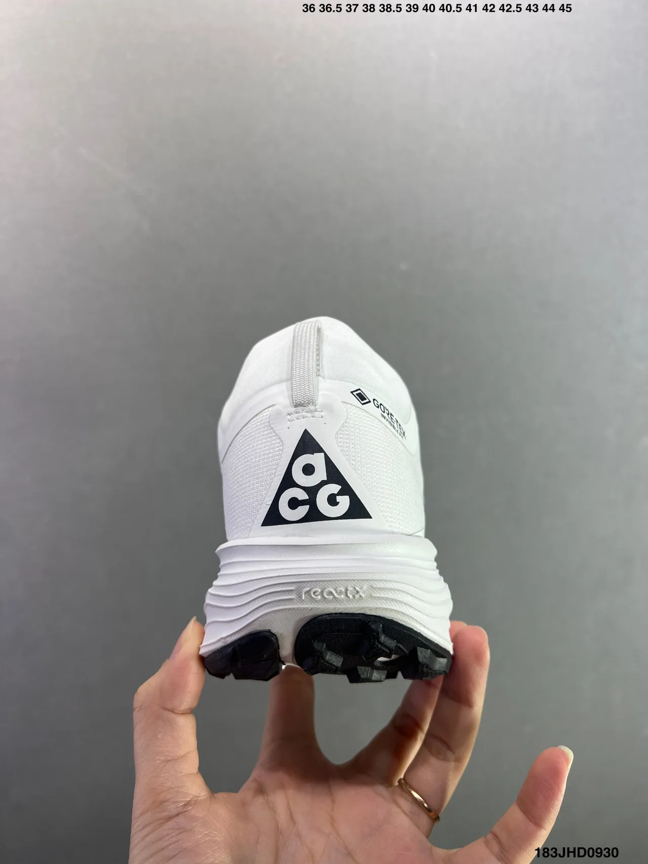 Nike ACG Low-Top Sneakers in White · view 6