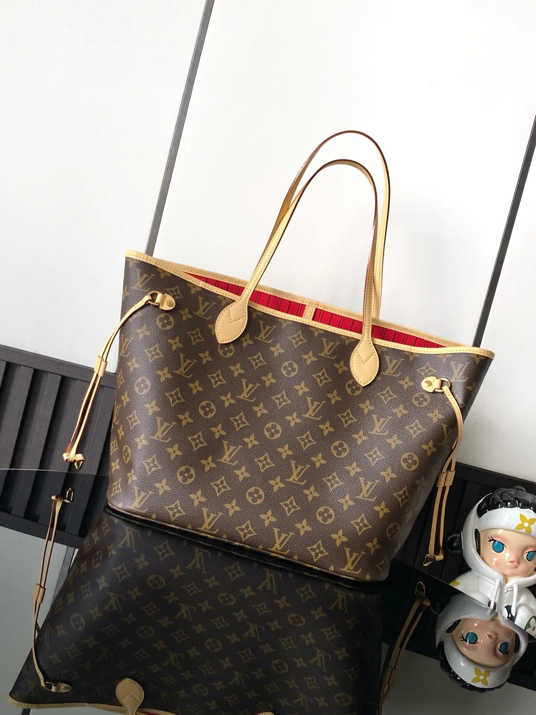 Louis Vuitton Neverfull Tote in Brown · view 2