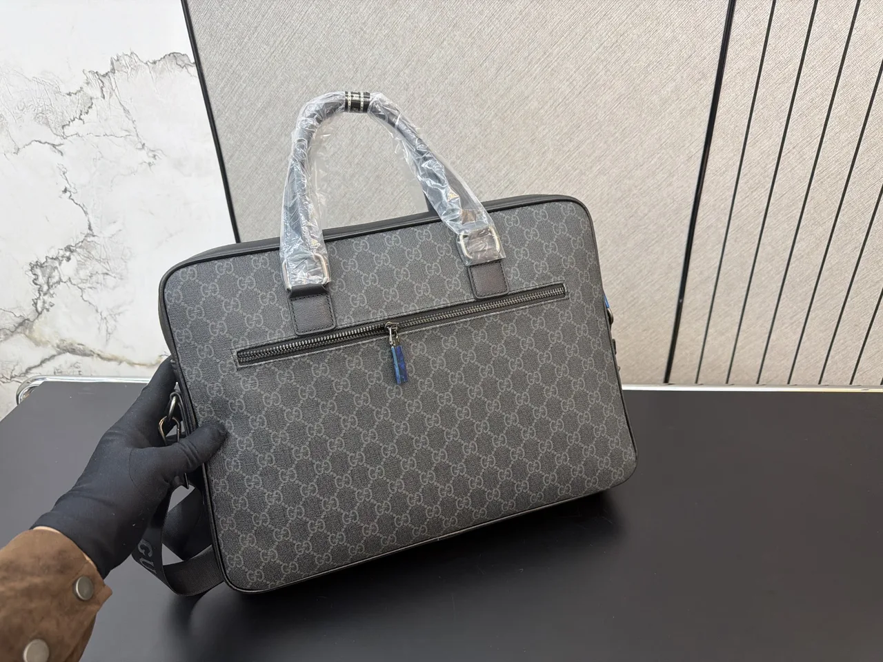 Gucci Briefcase in Grey · view 3