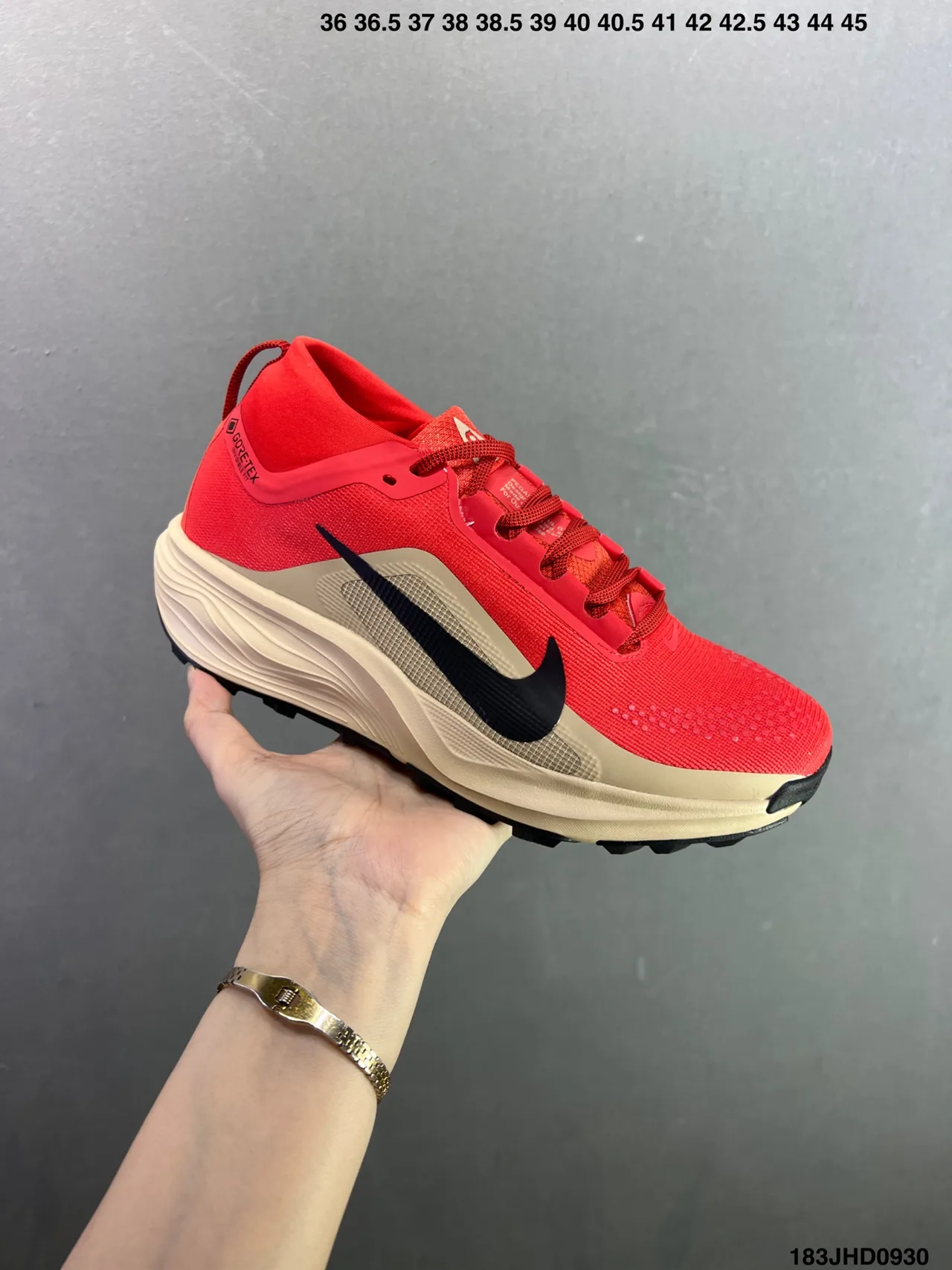 Nike Running sneakers in Grey & Red · view 6