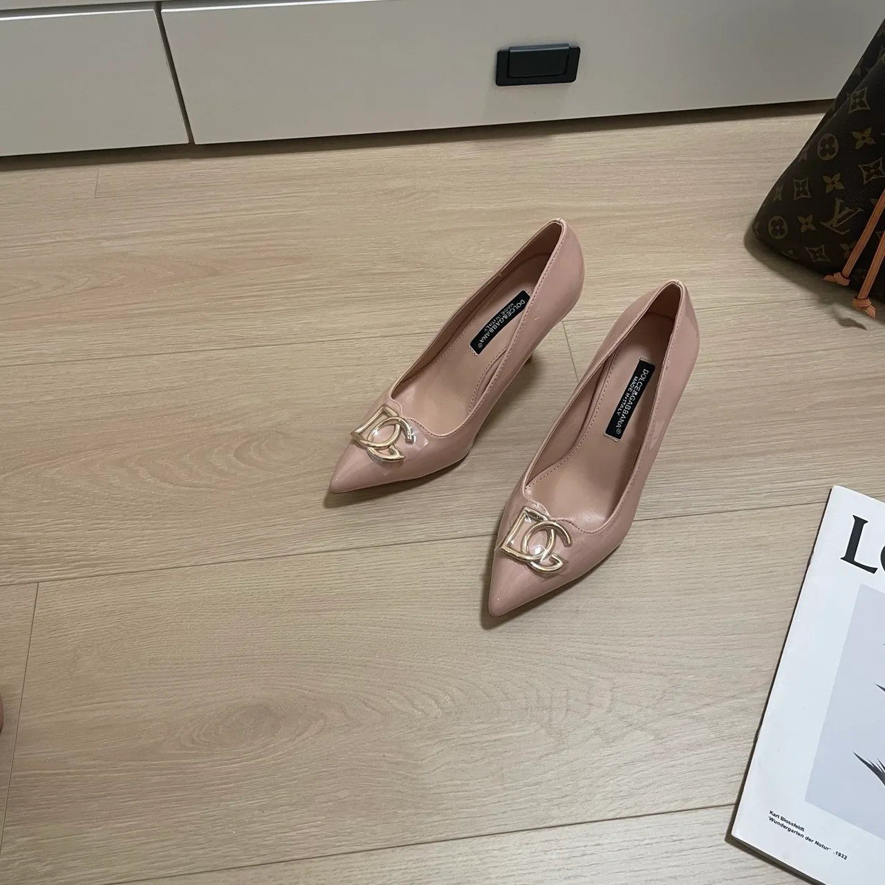 Dolce & Gabbana Sheepskin Patent Leather Glossy Pointed-Toe DG Pointed Heel Pumps in Pink · view 2