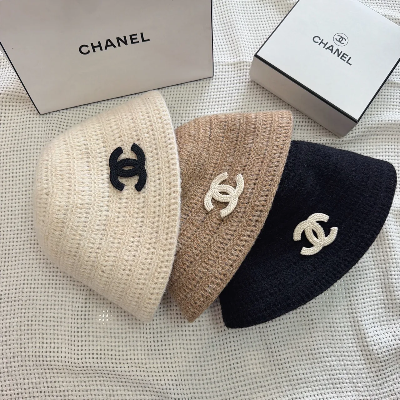 Chanel Knit CC bucket hat in Black & Tan & Cream · view 8