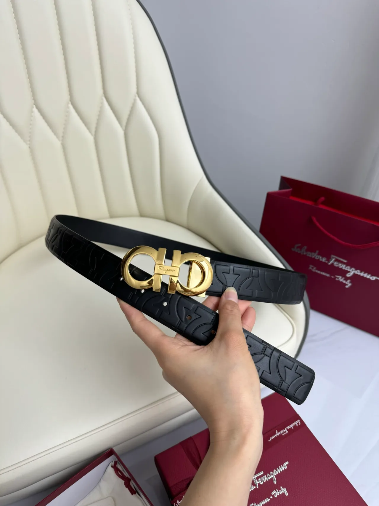 Ferragamo Cowhide Smooth Gancini Belt in Black · view 4