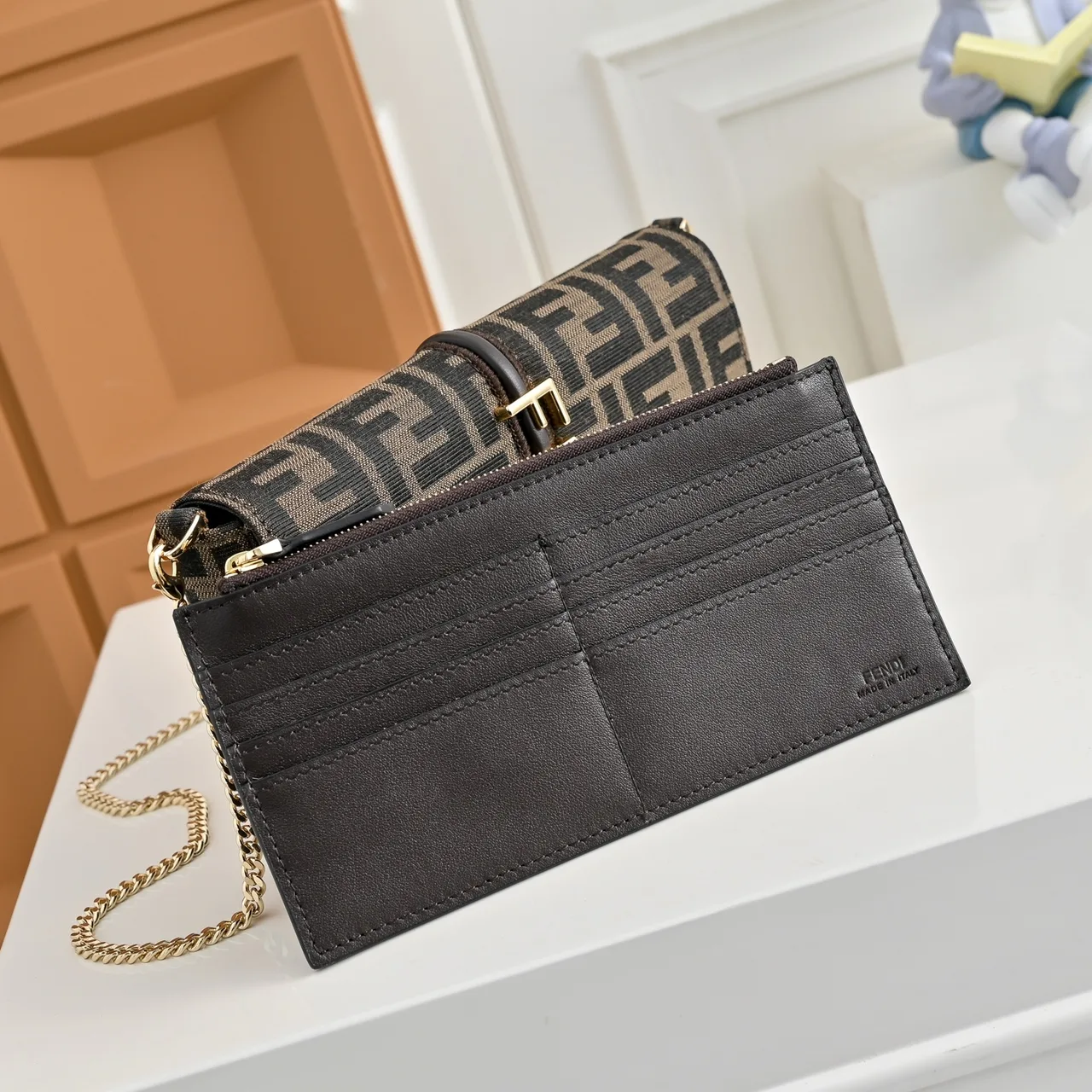 Fendi Smooth Clutch in Brown · view 4
