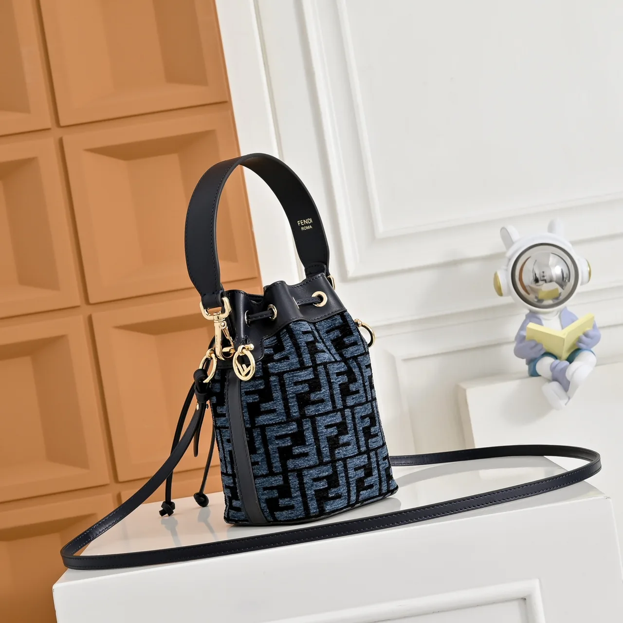 Fendi Bucket Bag in Blue · view 2
