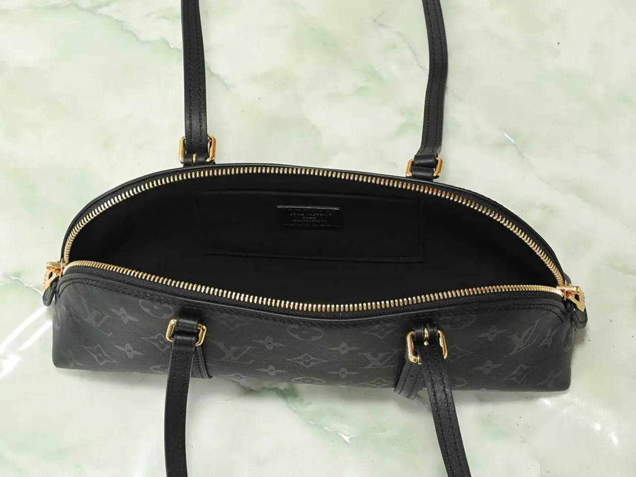 Louis Vuitton Leather Shoulder Bag in Black · view 8