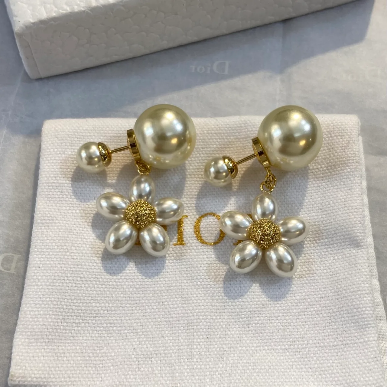 Dior Glossy Earrings in Gold · view 1