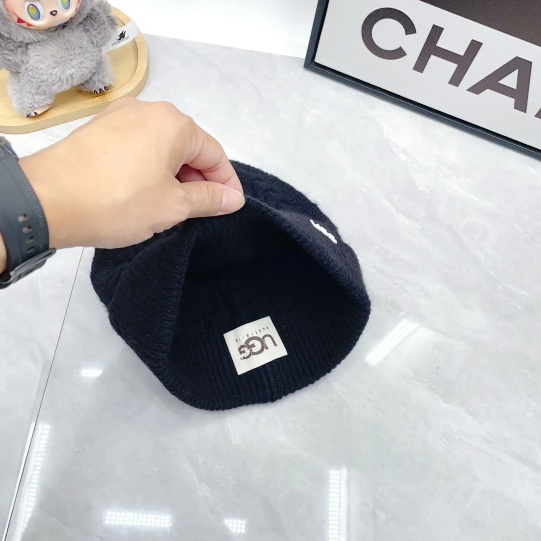 UGG Wool Hat Scarf and Gloves Set in Black · view 6