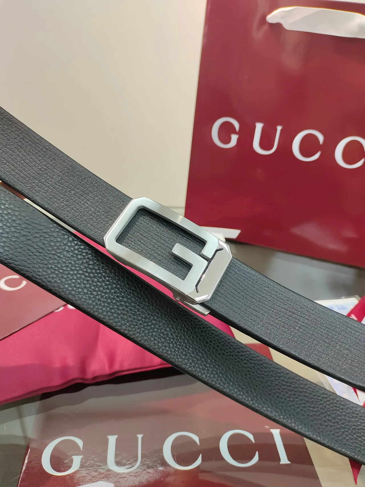 Gucci Calfskin Belt in Black · view 5