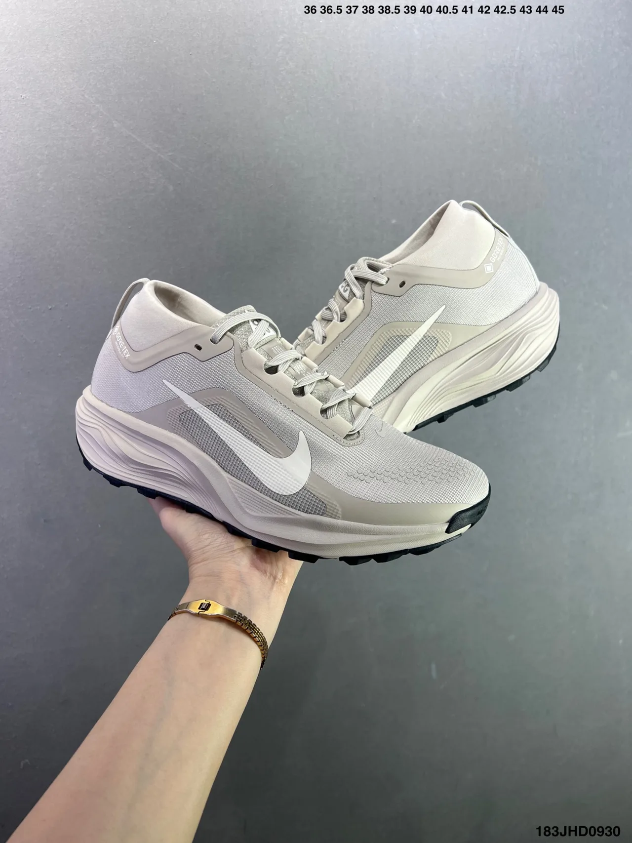 Nike Sneakers in Grey · view 2