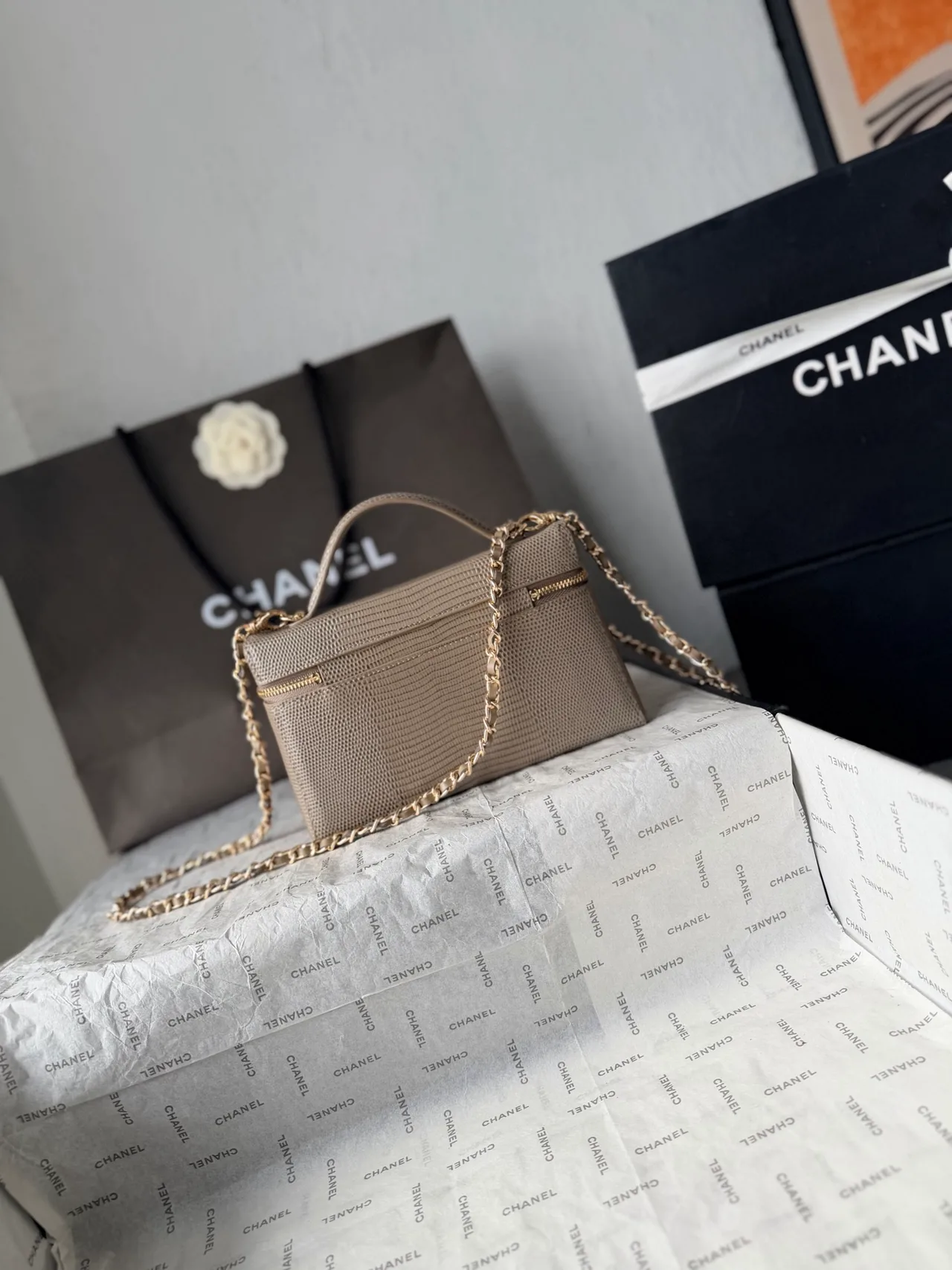 Chanel Cowhide Crossbody Bag in Grey · view 4