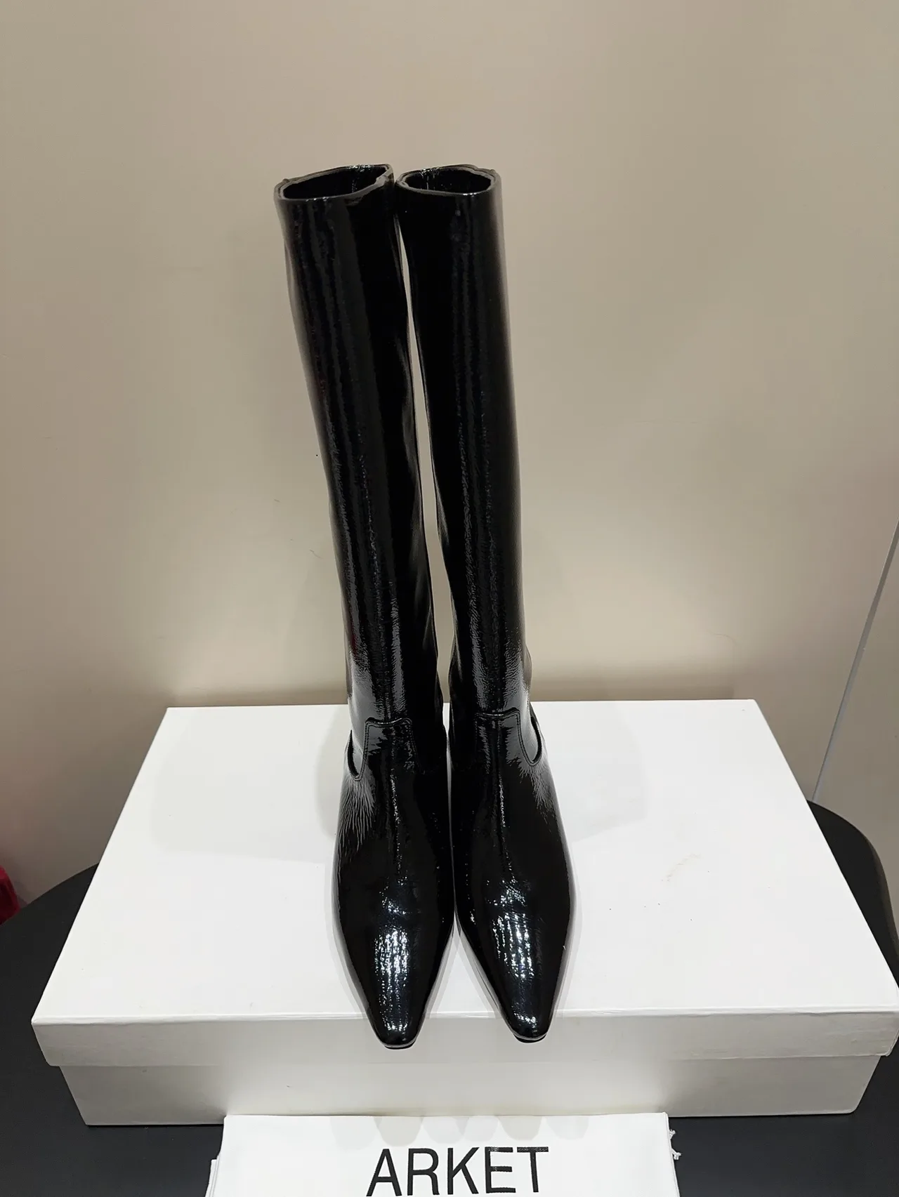 Arket Cowhide Sheepskin Glossy Pointed-Toe Knee-High Boots in Black · view 1