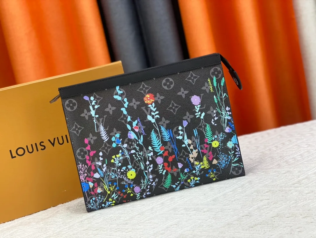 Louis Vuitton Canvas Smooth Clutch in Black · view 1