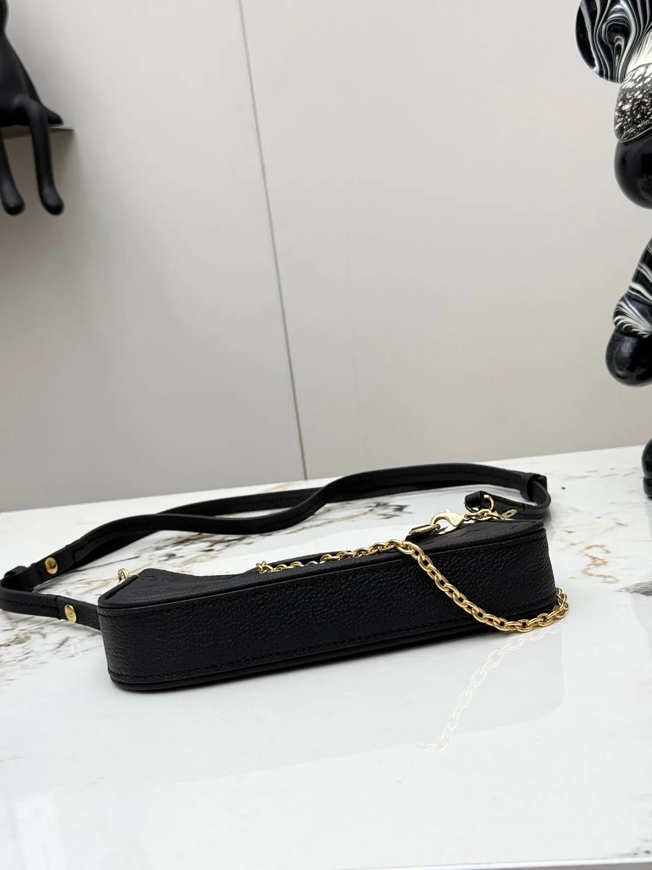 Louis Vuitton Leather Hobo Bag in Black · view 4