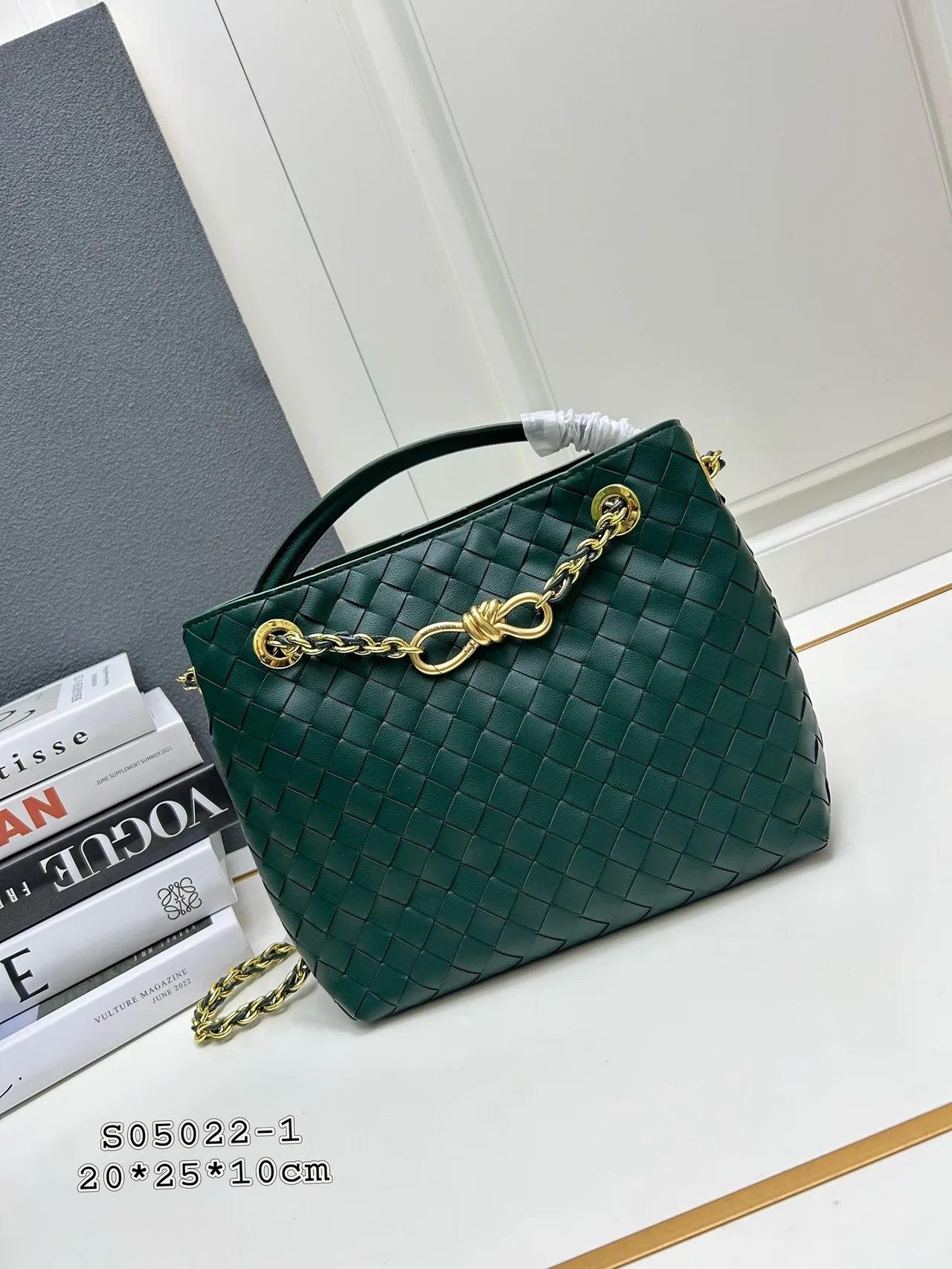 Bottega Veneta Woven Tote in Green · view 1