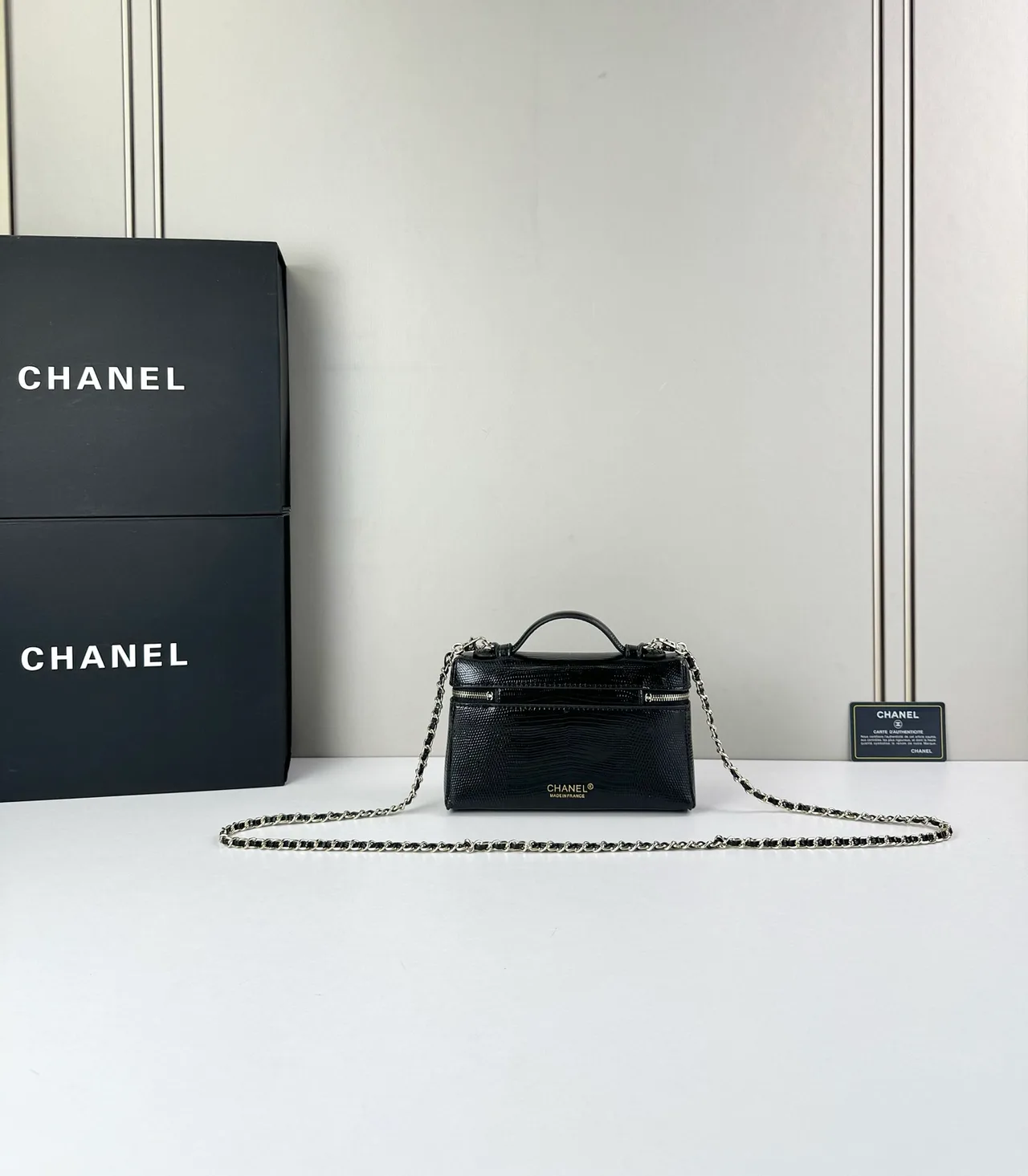 Chanel Cowhide Vanity Case in Black · view 3