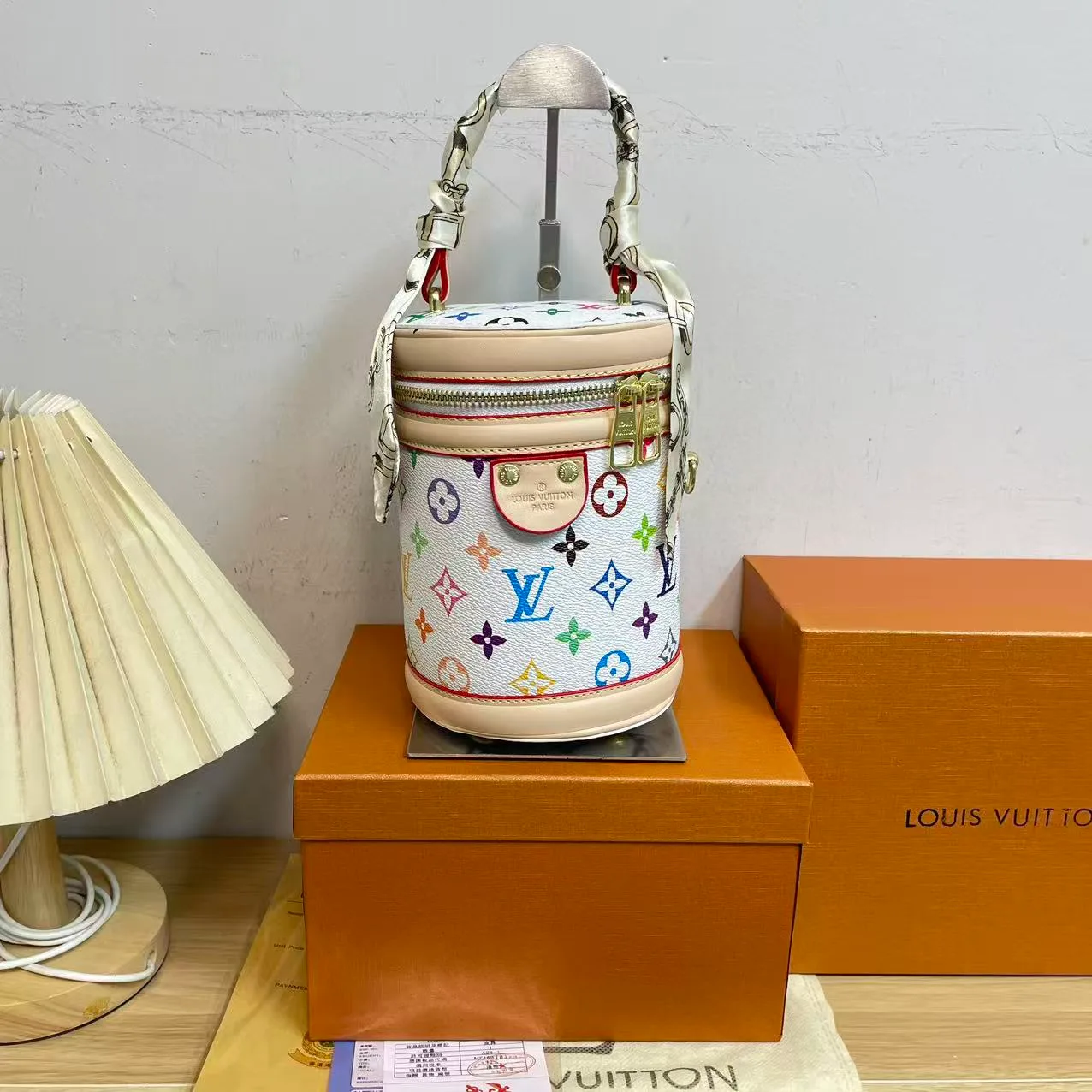 Louis Vuitton Cylindrical zip bucket bag in Black & Green & Cream & Brown & White · view 5