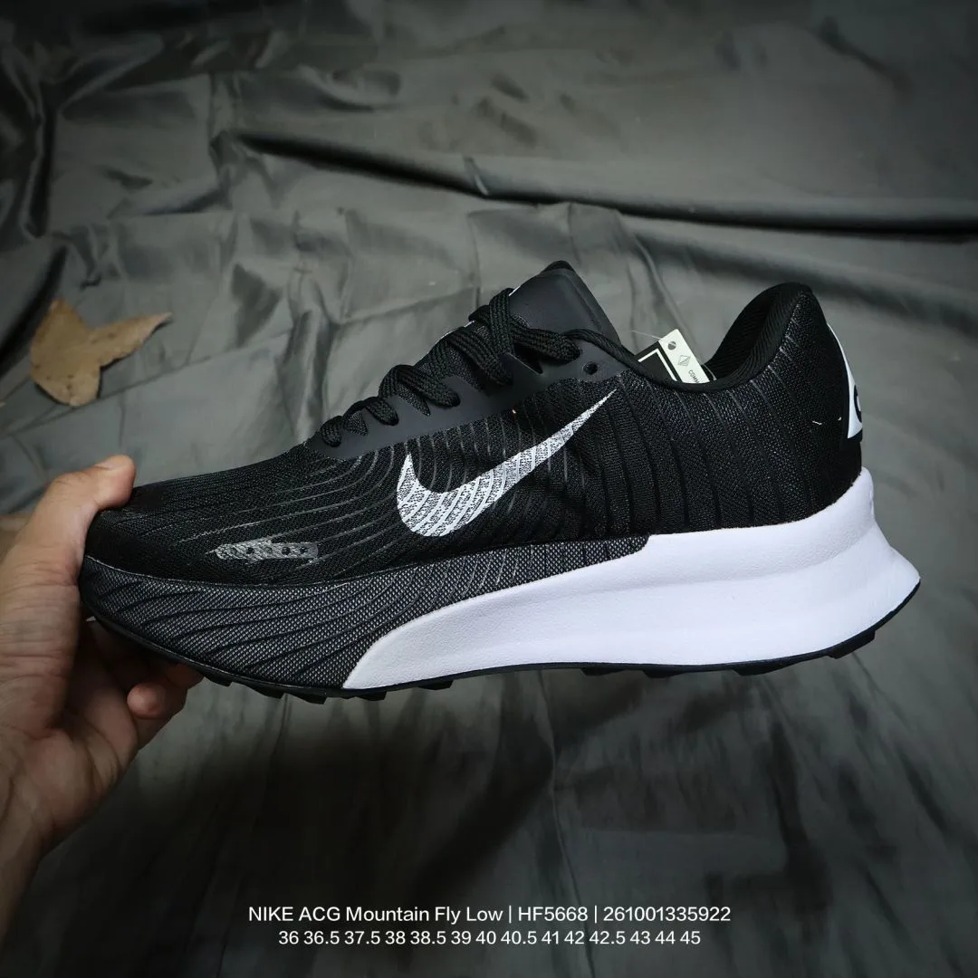 Nike Sneakers in Black · view 3