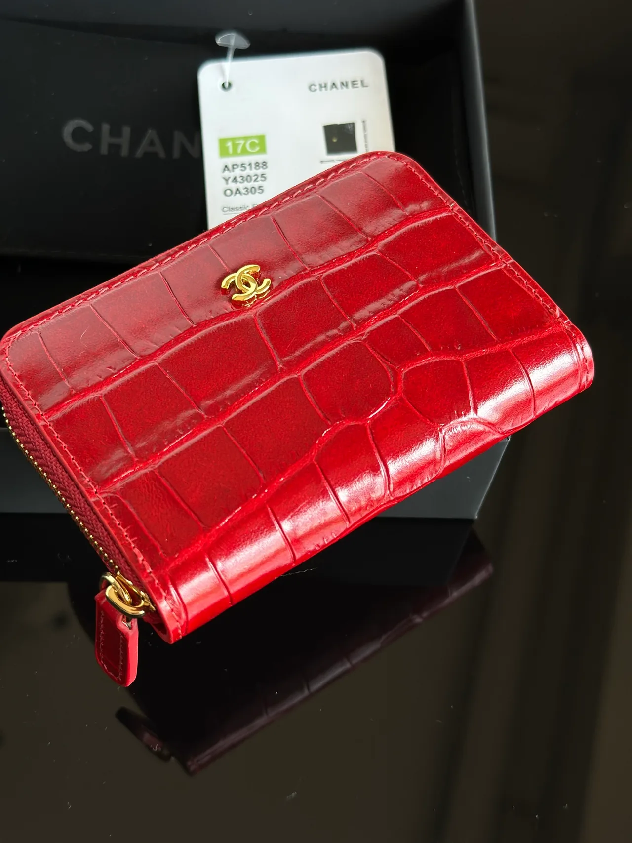Chanel Wallet in Red · view 6