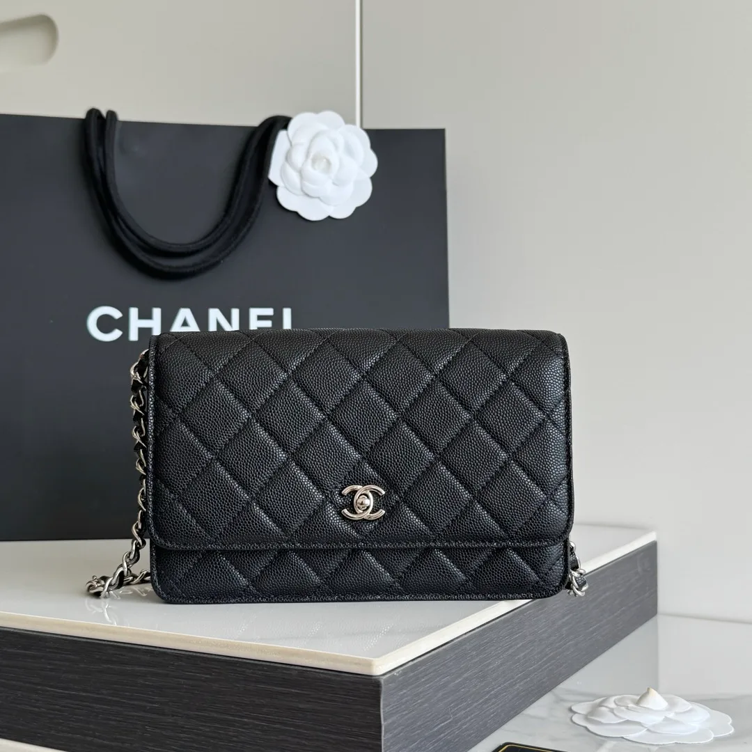 Chanel Calfskin Quilted Clutch in Black · view 2