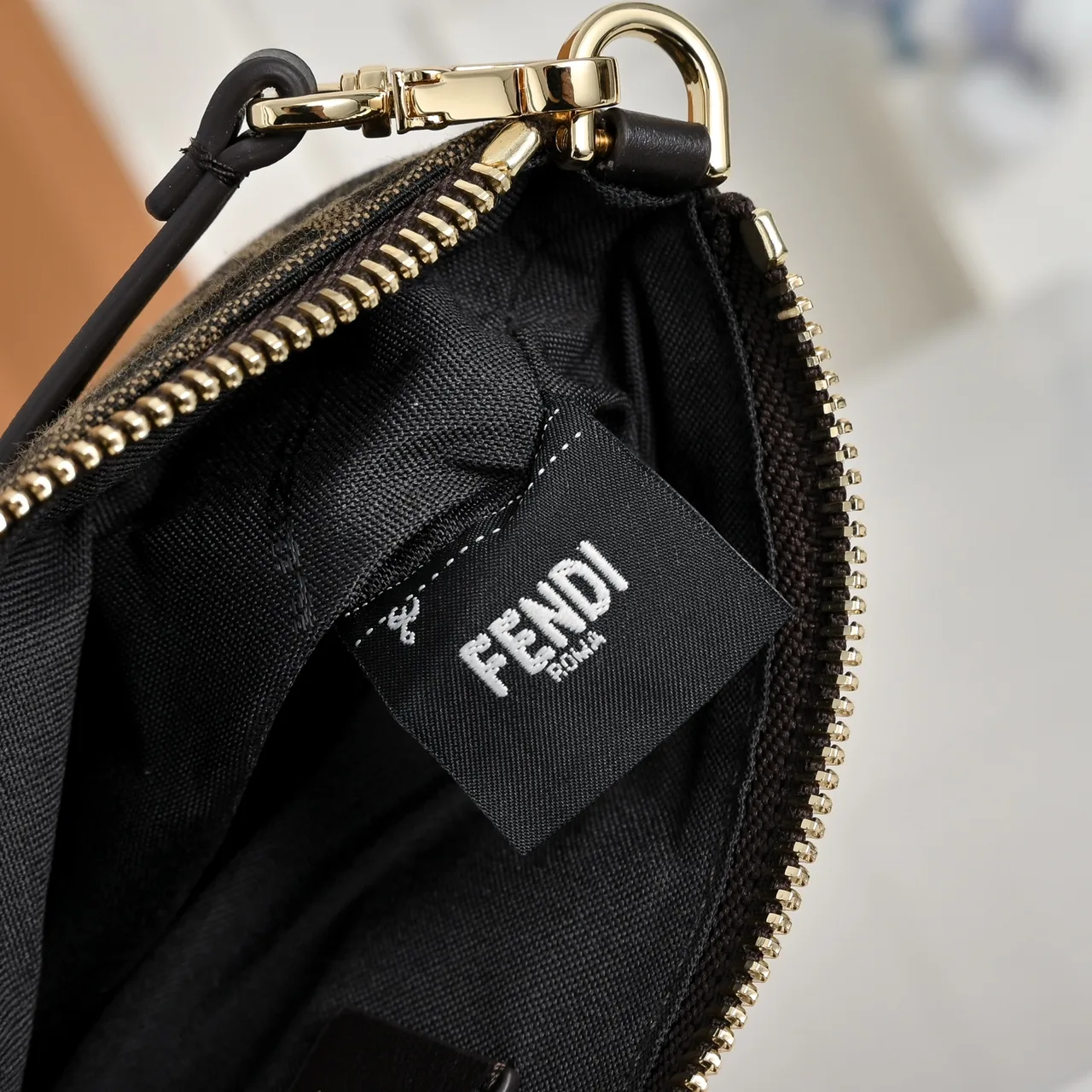 Fendi Baguette Clutch in Brown · view 8