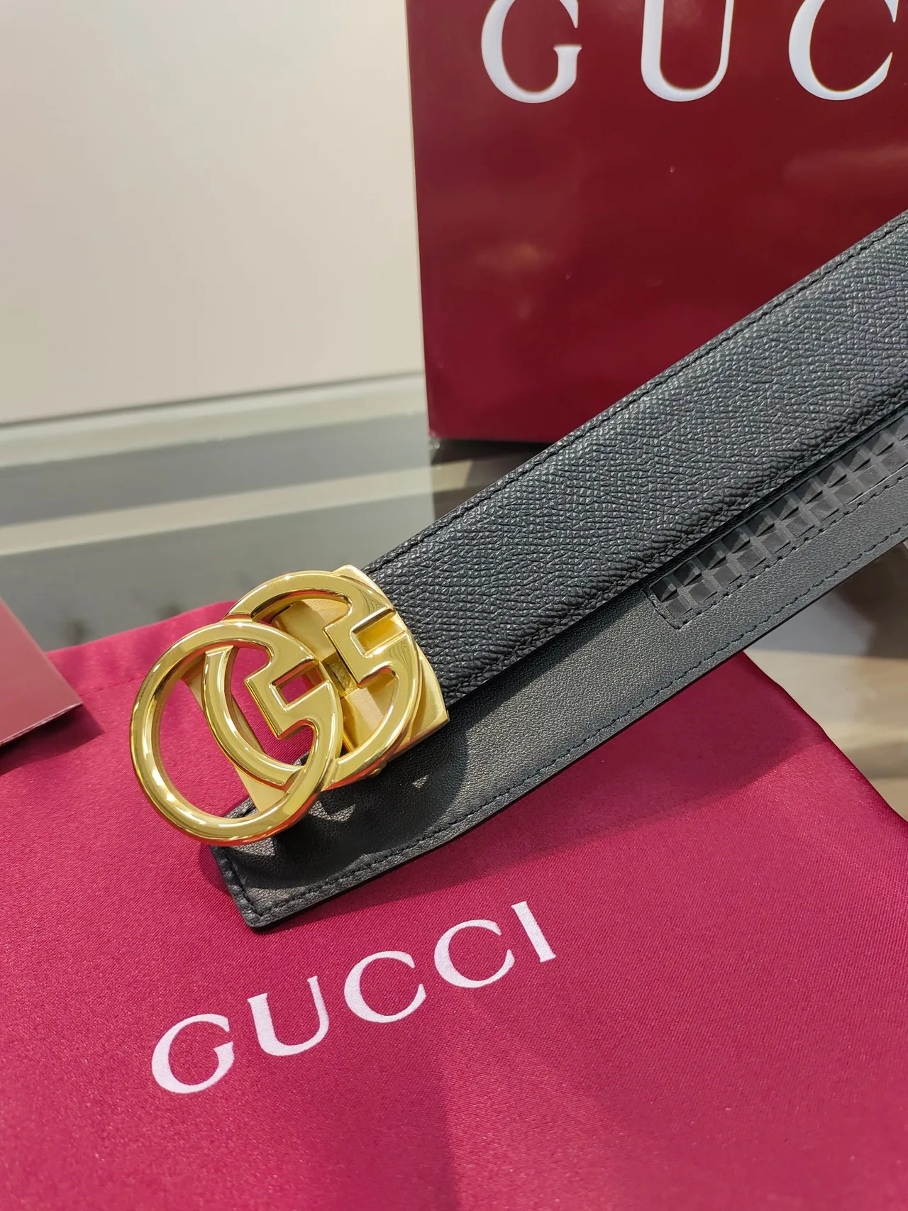 Gucci Calfskin Belt in Black · view 6
