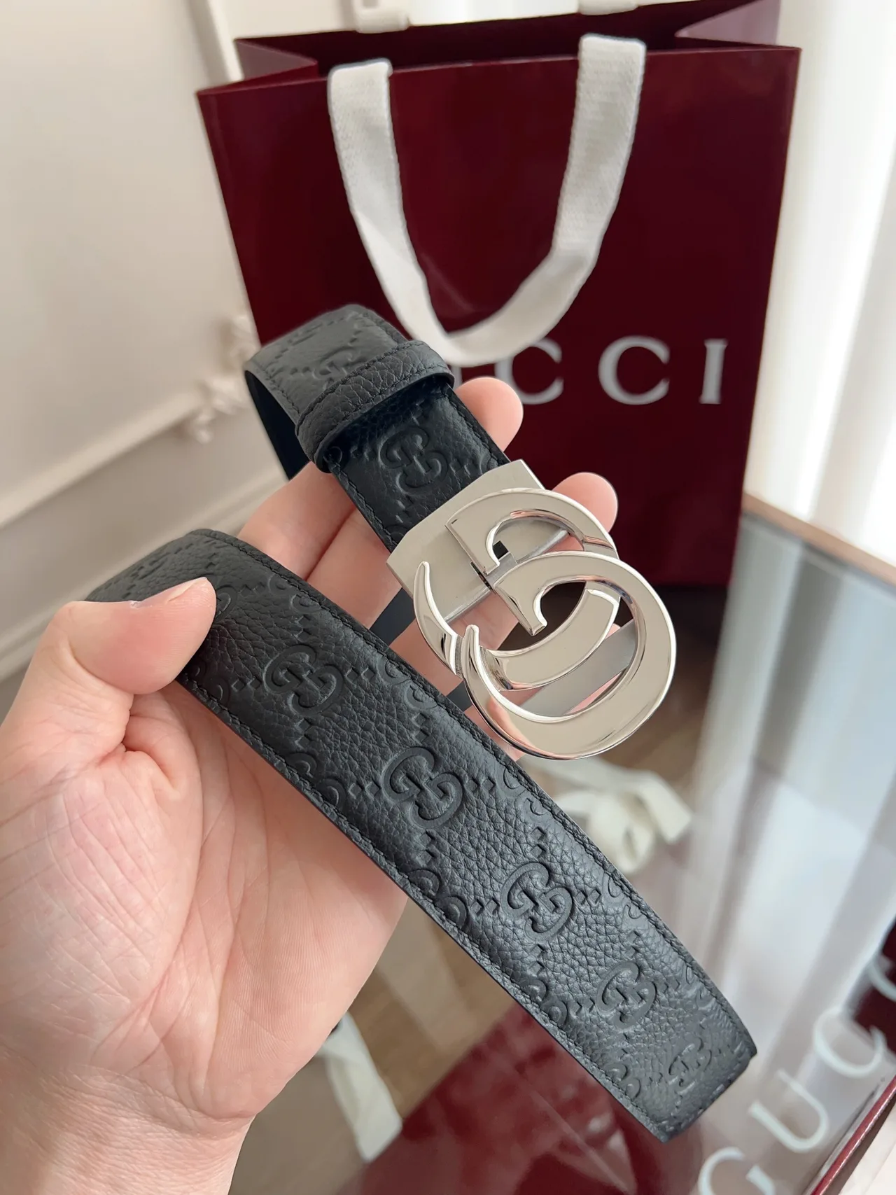 Gucci Cowhide Glossy Belt in Black · view 2