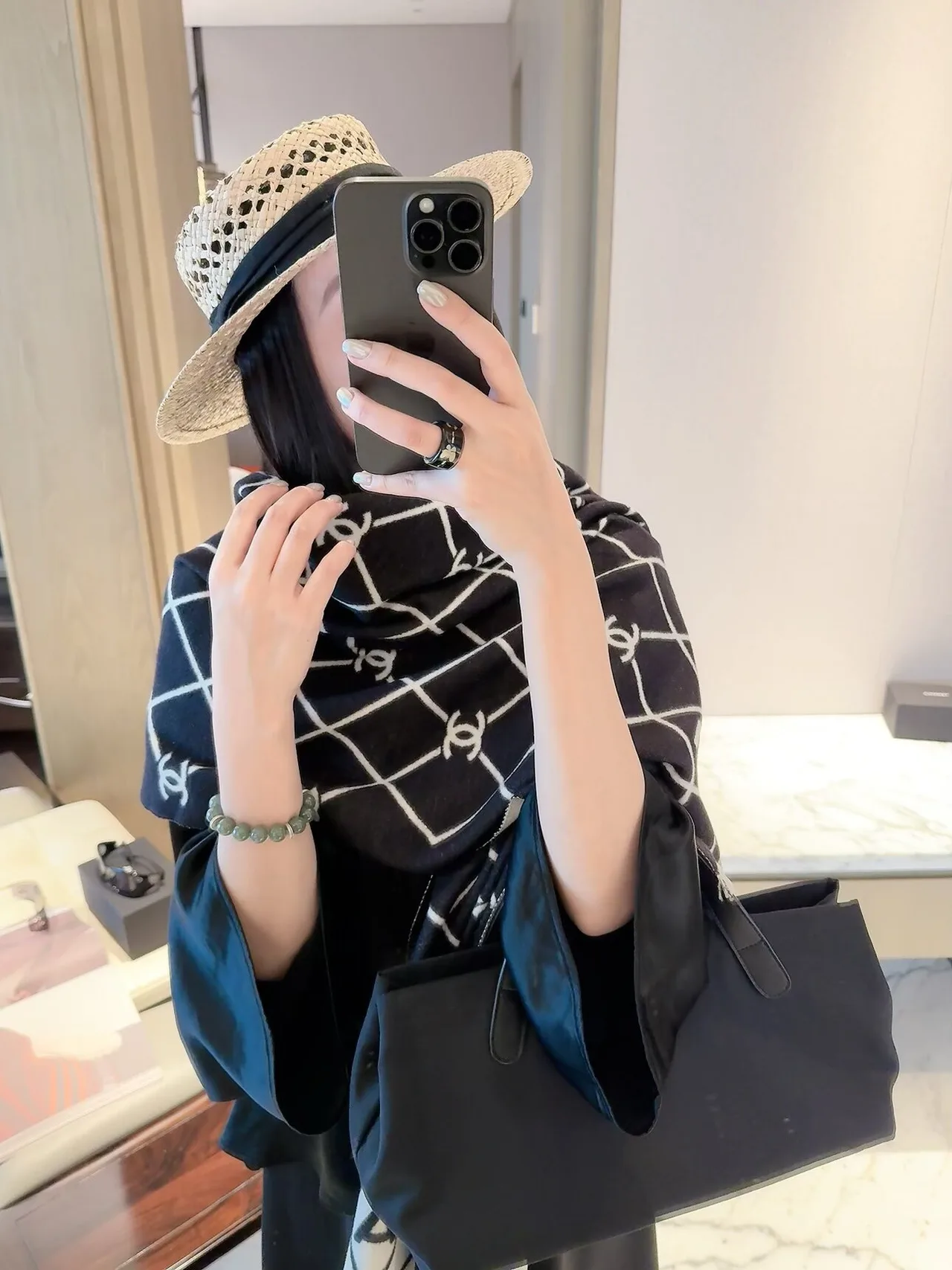 Chanel Lattice CC fringed scarf in Pink & Black · view 6