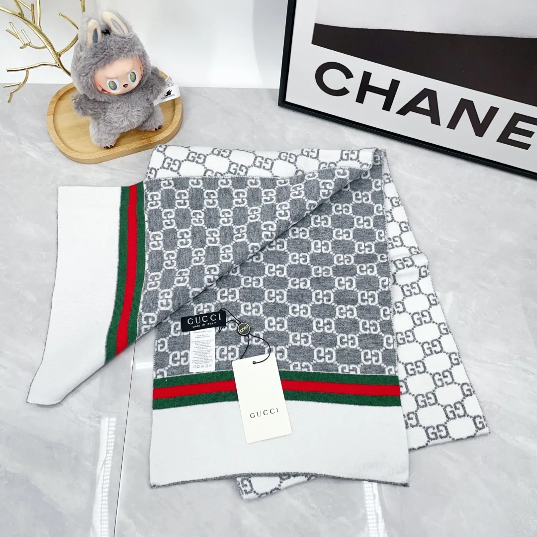 Gucci Cashmere Striped GG Hat and Scarf Set in Cream · view 5