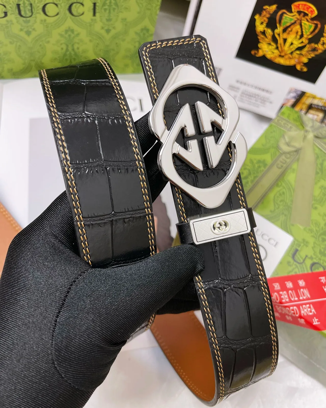 Gucci Cowhide Belt in Black · view 3