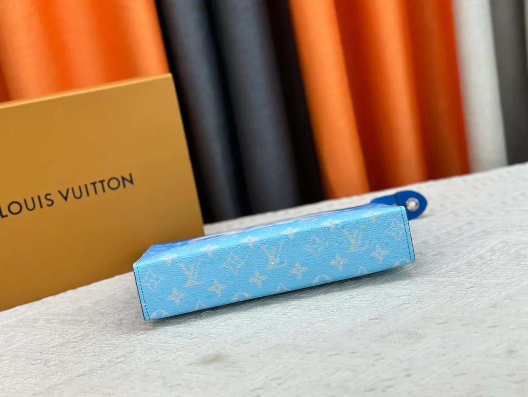 Louis Vuitton Canvas Clutch in Blue · view 5