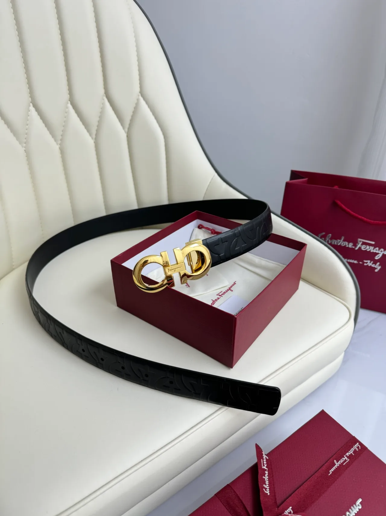 Ferragamo Cowhide Smooth Gancini Belt in Black · view 3