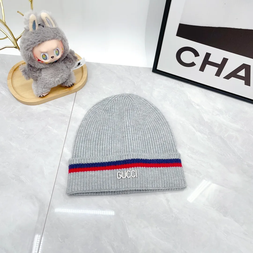 Gucci Wool Ribbed Striped Hat Scarf and Gloves Set in Grey · view 5