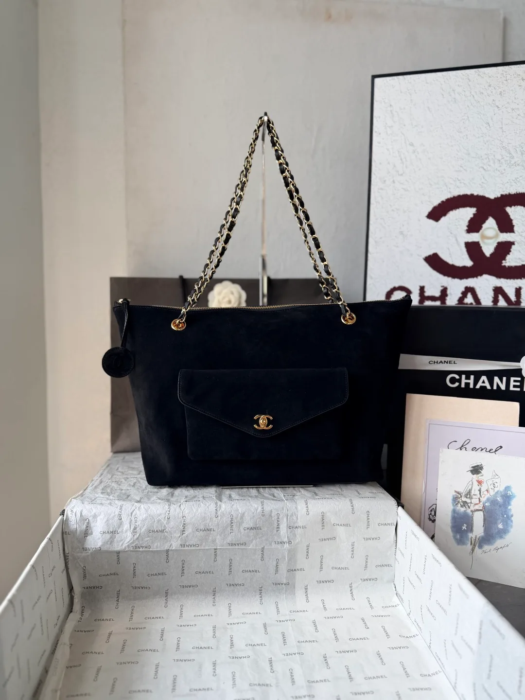 Chanel Leather Glossy Tote in Black · view 1
