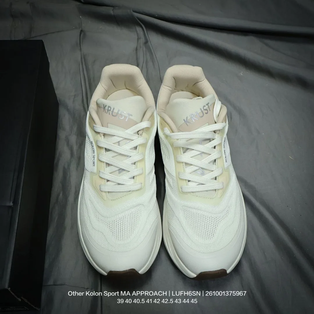 Kolon Sport Approach Sneakers in White · view 4