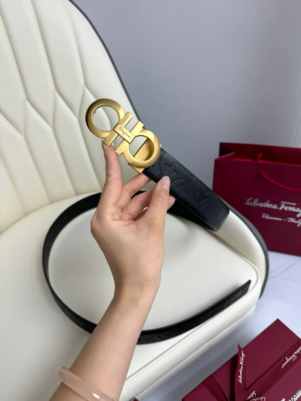 Ferragamo Cowhide Glossy Belt in Black · view 4