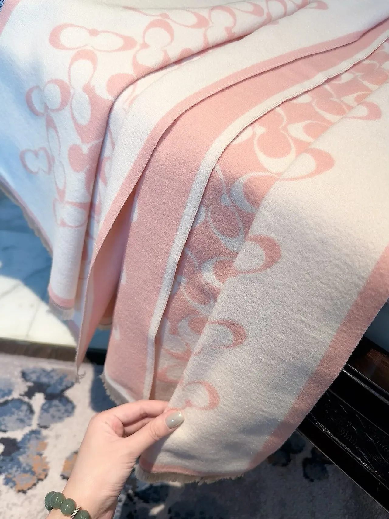 Coach Reversible C-pattern fringed scarf in Pink & Black · view 7