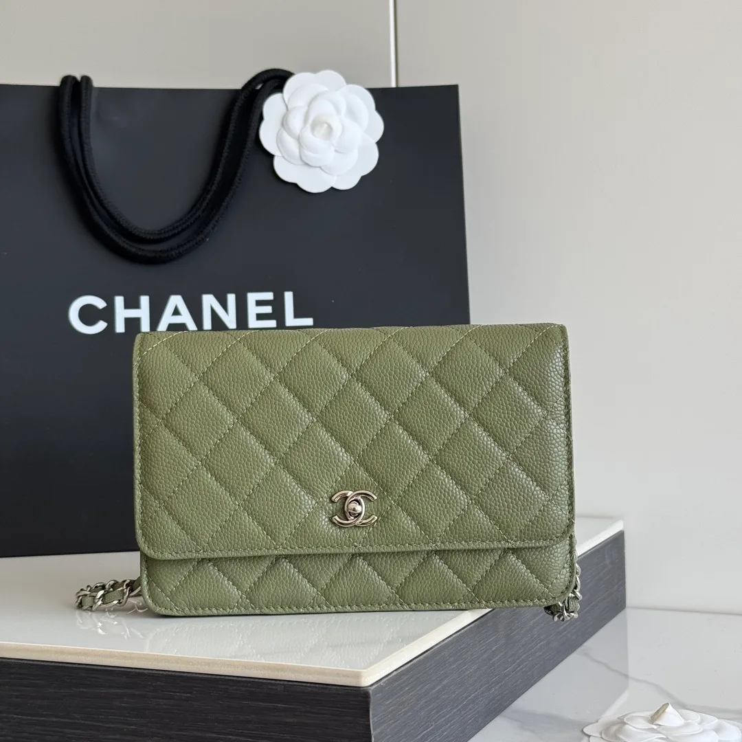 Chanel Calfskin Smooth Quilted Chain Wallet in Green · view 2