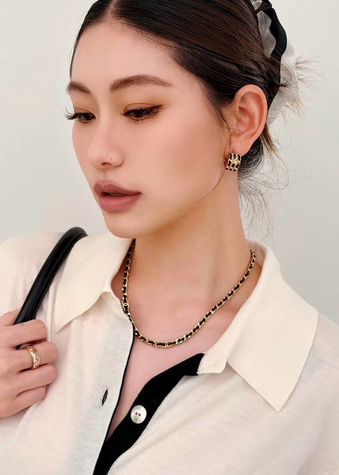Chanel Sheepskin Glossy Earrings in Gold · view 6