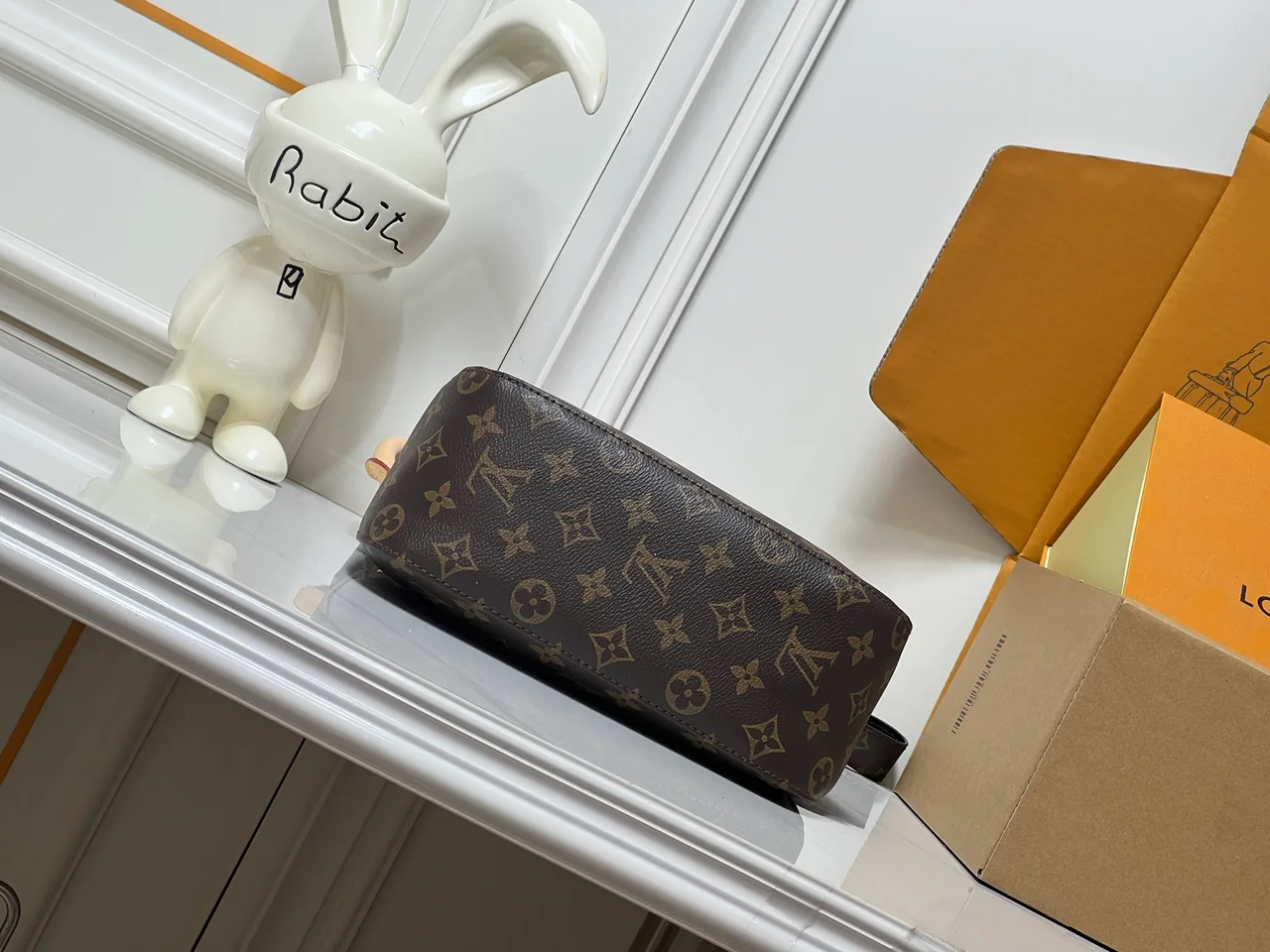Louis Vuitton Monogram Hobo Bag in Brown · view 5