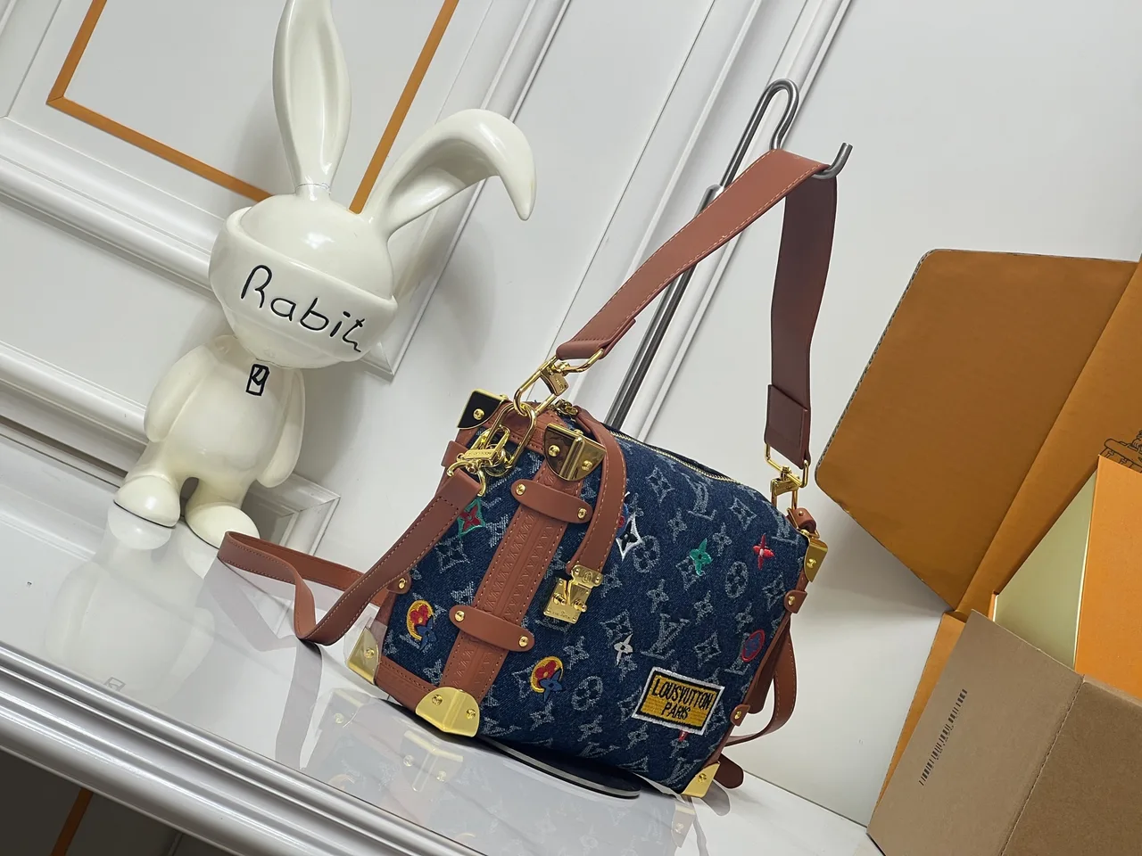Louis Vuitton Cowhide Canvas Handbag in Blue · view 2