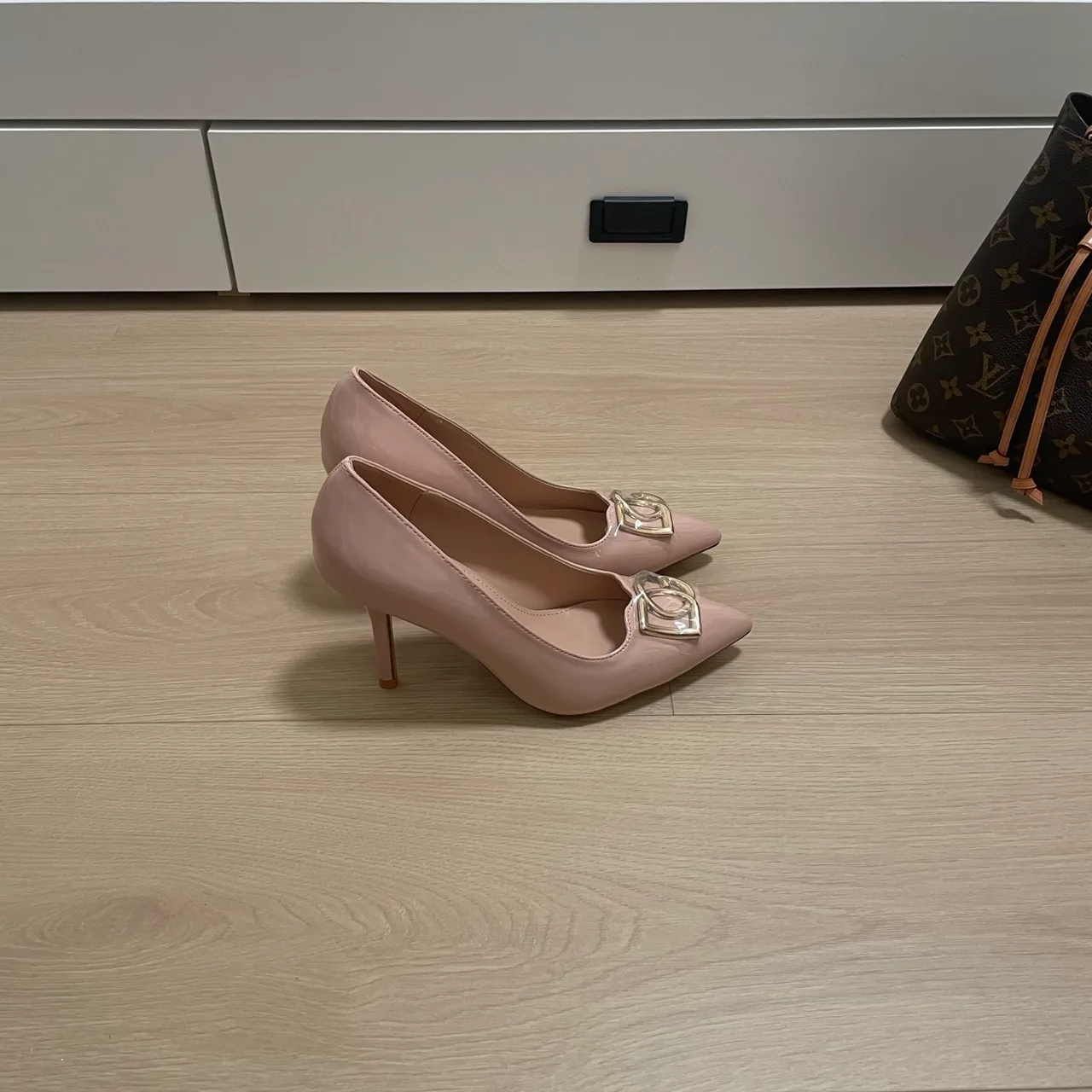 Dolce & Gabbana Sheepskin Patent Leather Glossy Pointed-Toe DG Pointed Heel Pumps in Pink · view 3