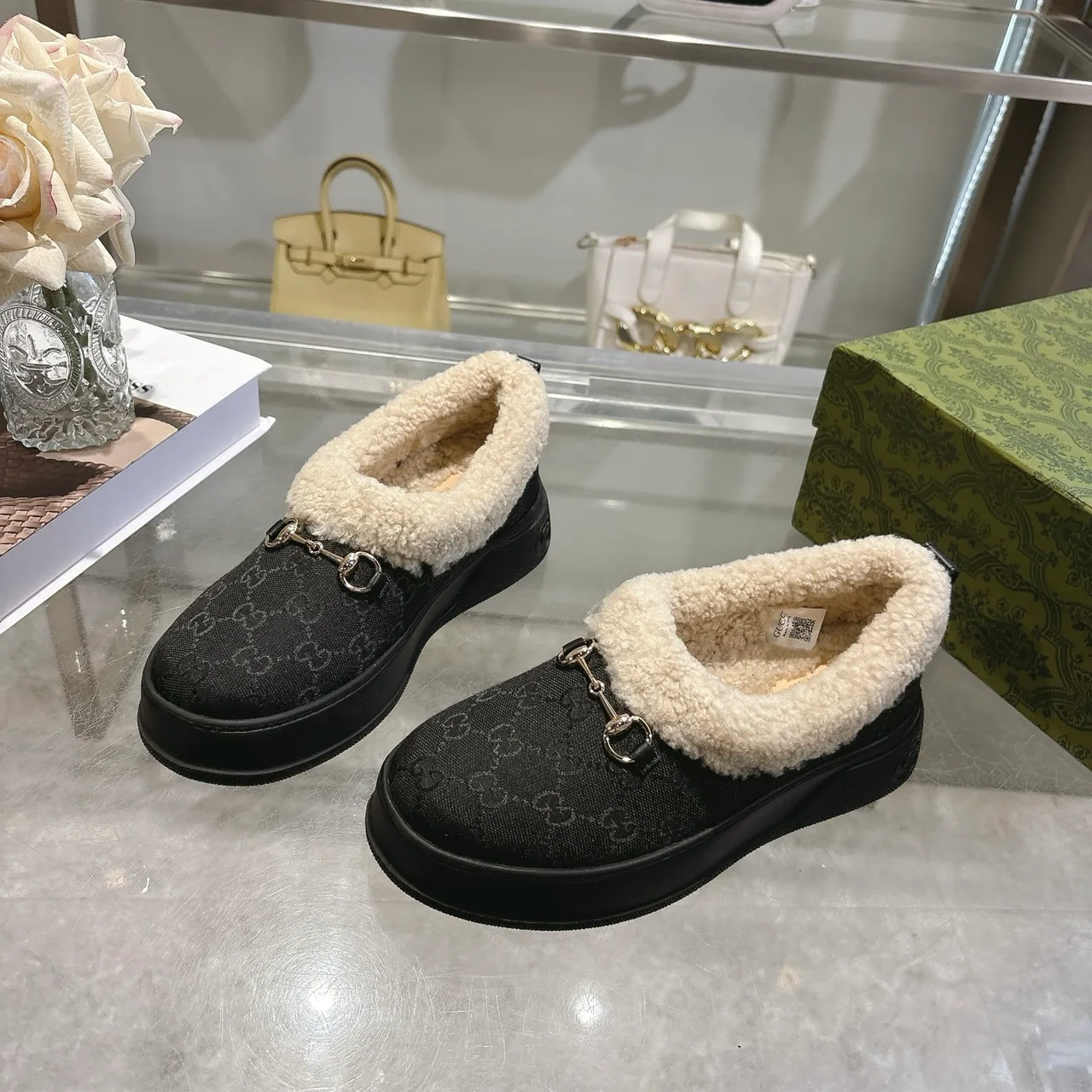 Gucci Wool Slippers in Black · view 4