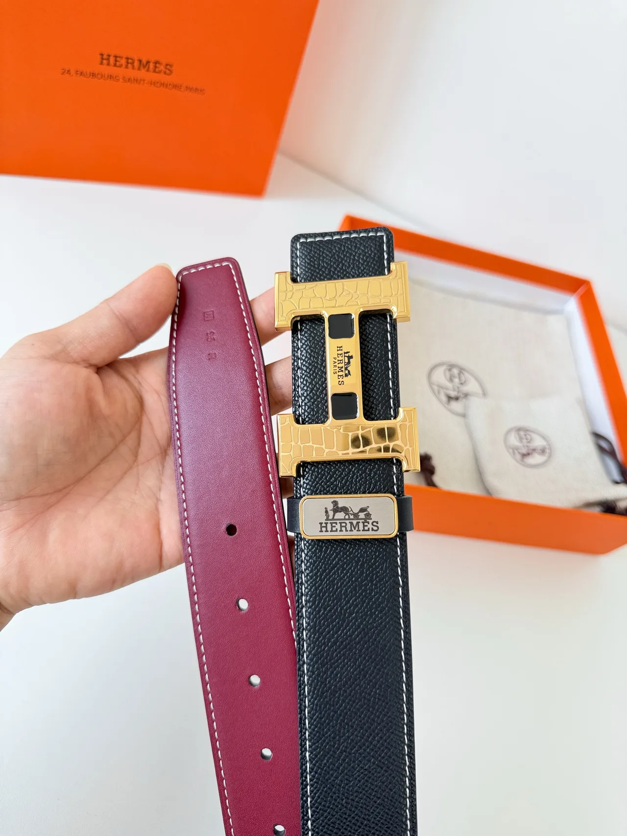 Hermes Reversible rectangular buckle belt in Black · view 8