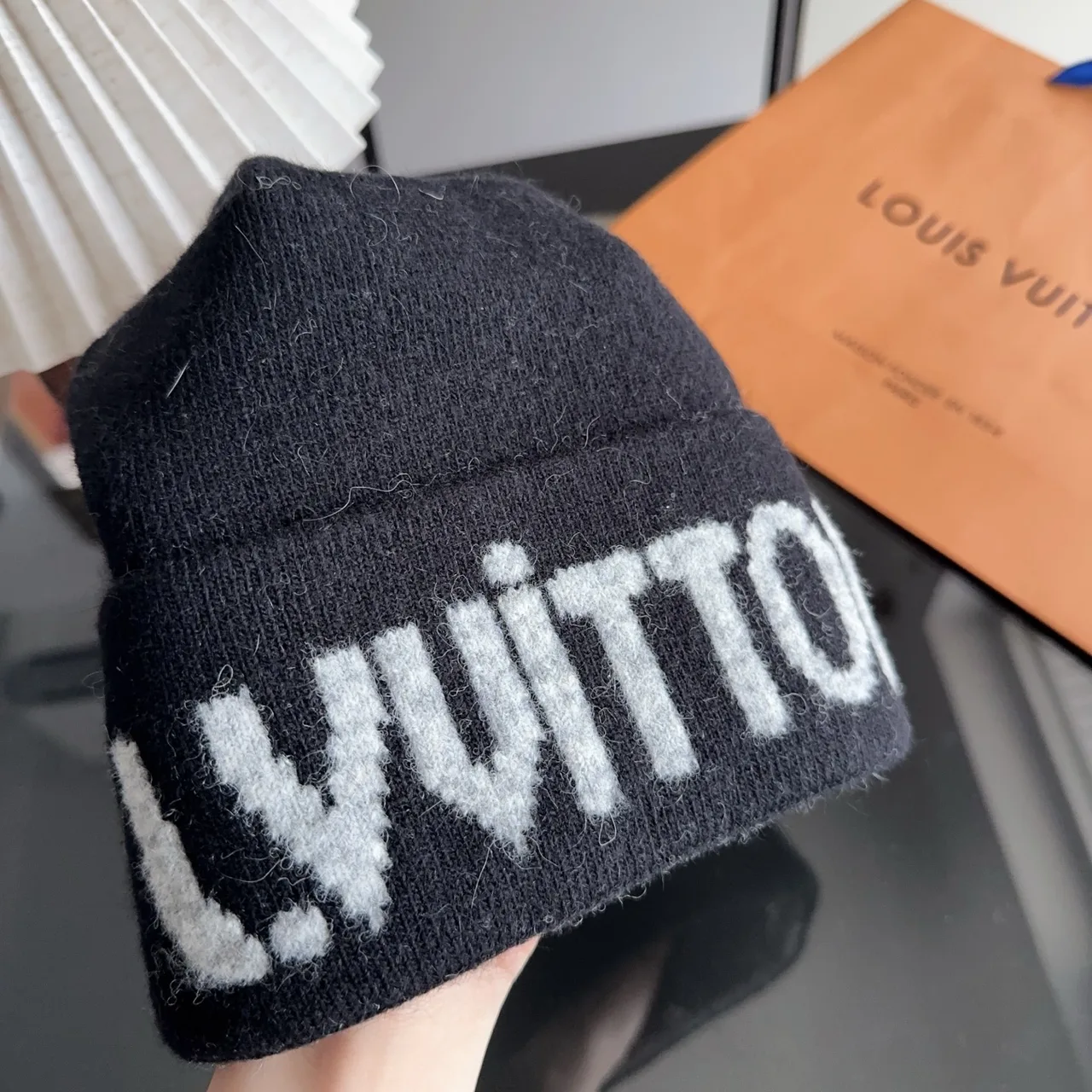 Louis Vuitton Beanie in Black · view 4