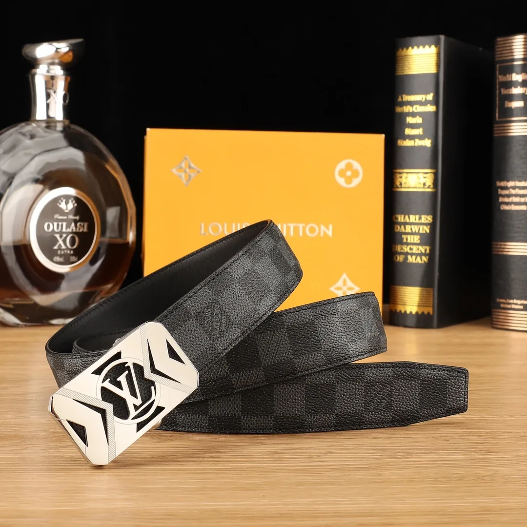 Louis Vuitton Belt in Black · view 4