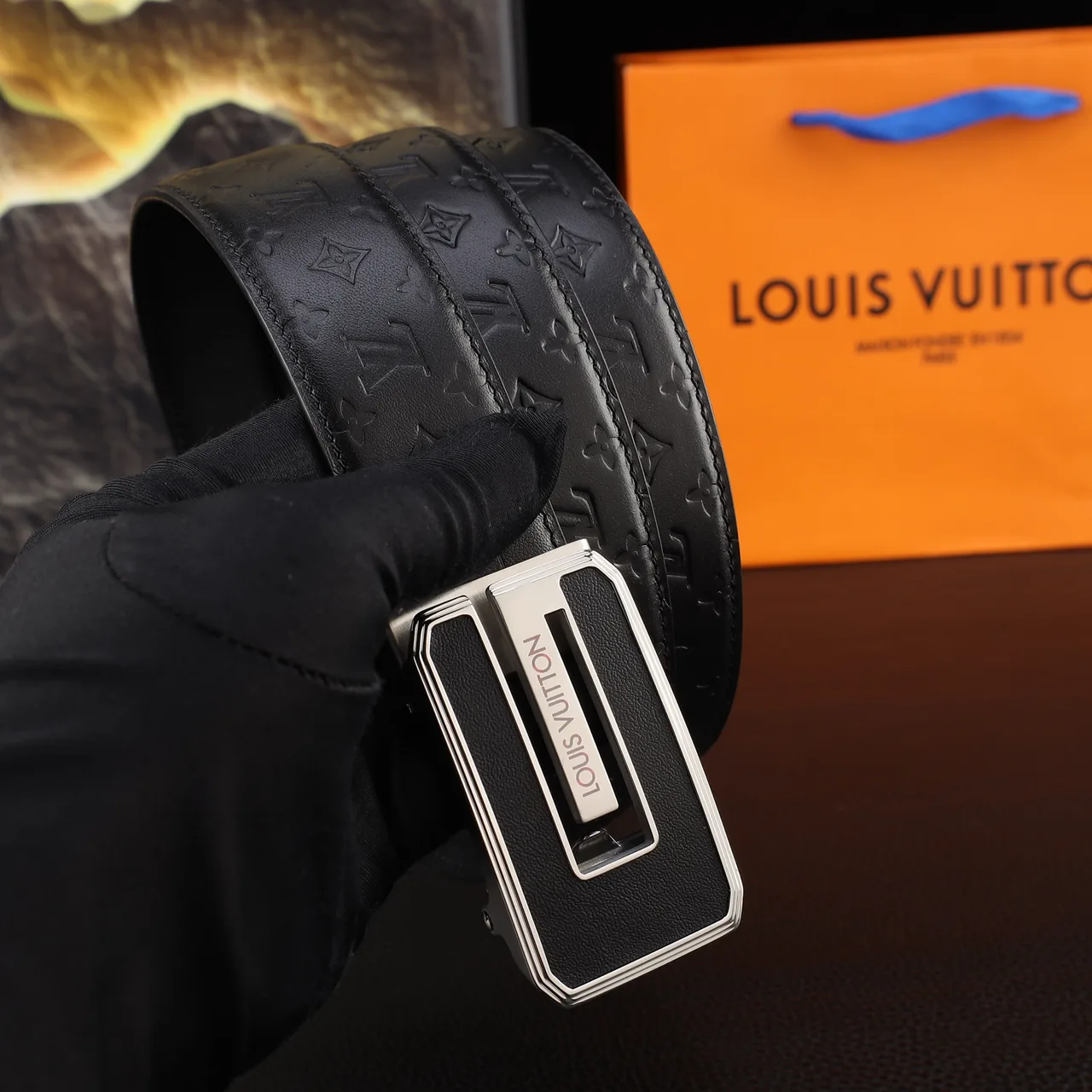 Louis Vuitton Rectangular Buckle Belt in Black · view 5