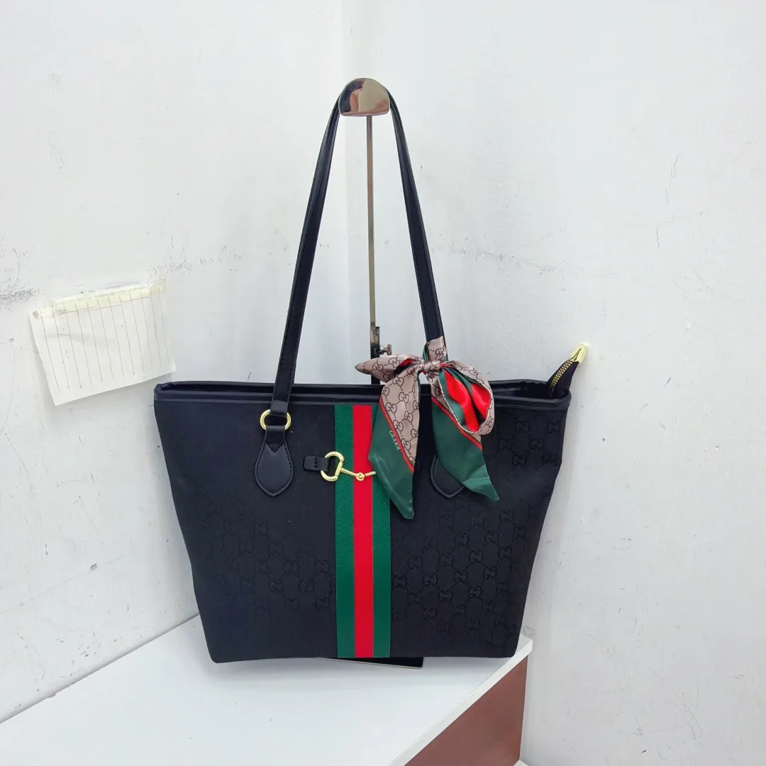 Gucci Web Tote in Black & Beige · view 5