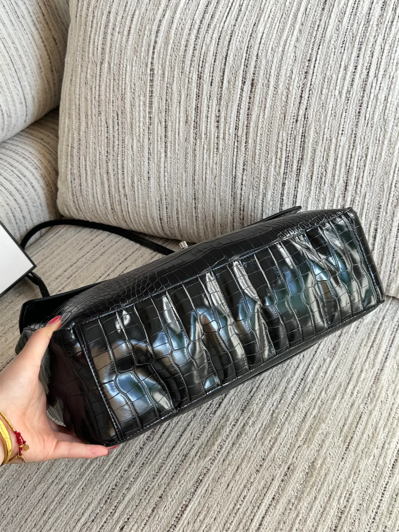 Chanel Croc-pattern flap shoulder bag in Green & Black · view 4