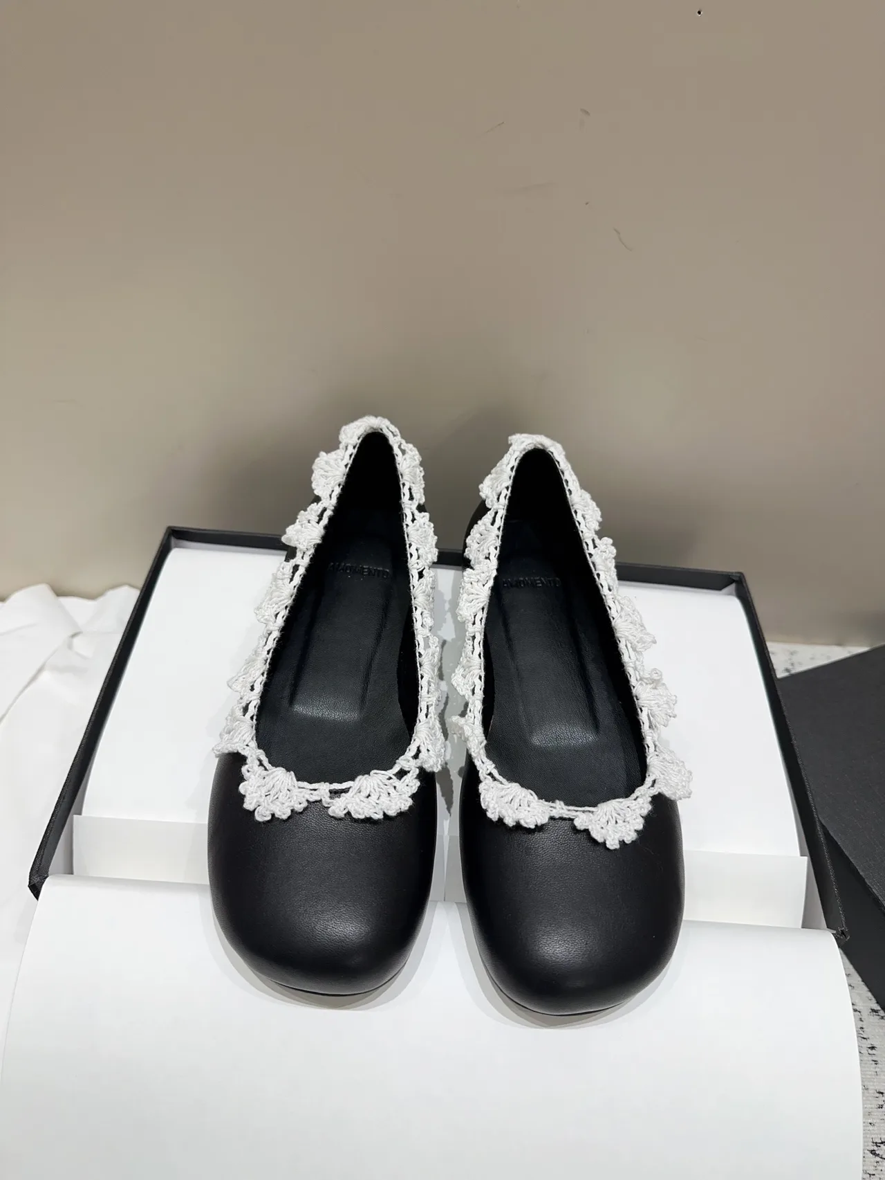 Amomento Sheepskin Glossy Round-Toe Lace-Trim Ballet Flats in Black · view 2